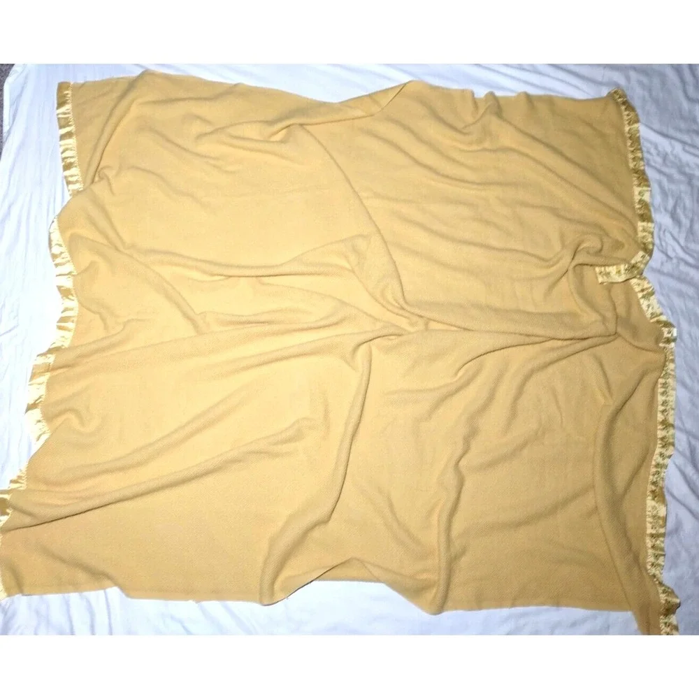 Vtg Thermal Blanket Embroidered Satin‎ Edge Golden Yellow Double 80x85